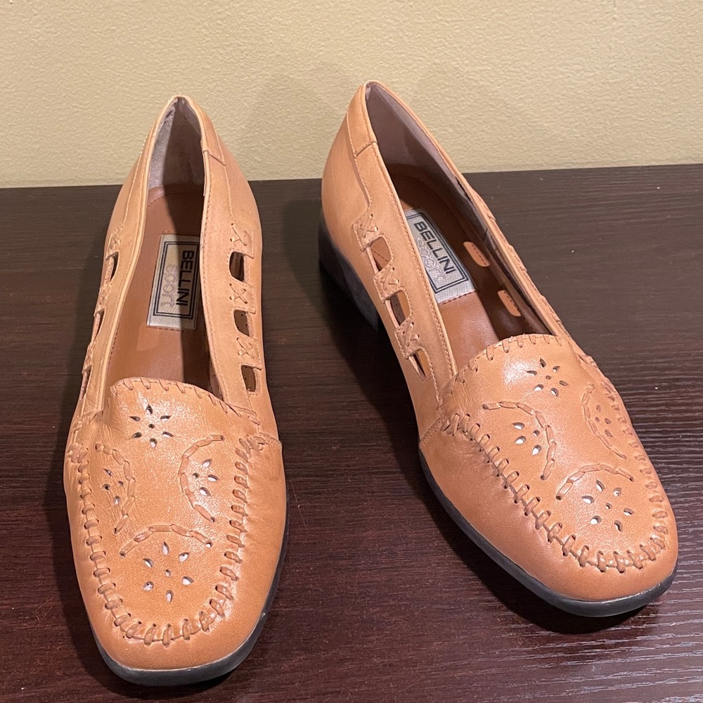 Bellini Heritage Women's Caramel Cutout Loafers